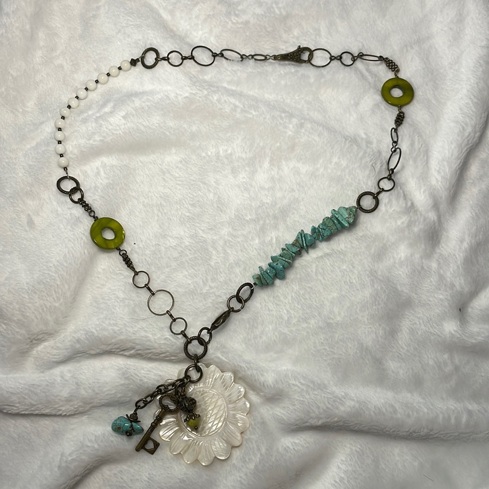 Kitsch Spring Necklace